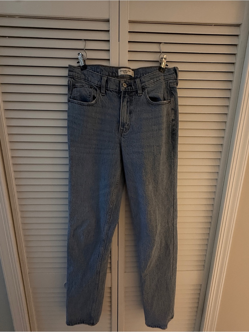 Abercrombie 90’s Mid Rise Straight Jeans